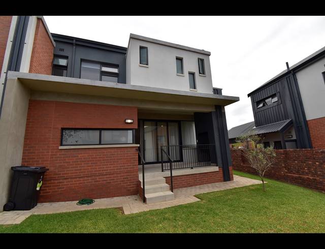 4 BEDROOM HOUSE TO LET IN ZANDSPRUIT